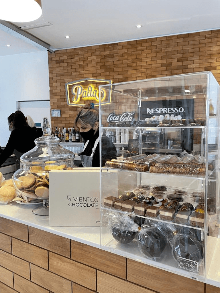 Exhibidor de donas y pastelería ideal para mostrador - Vista 3