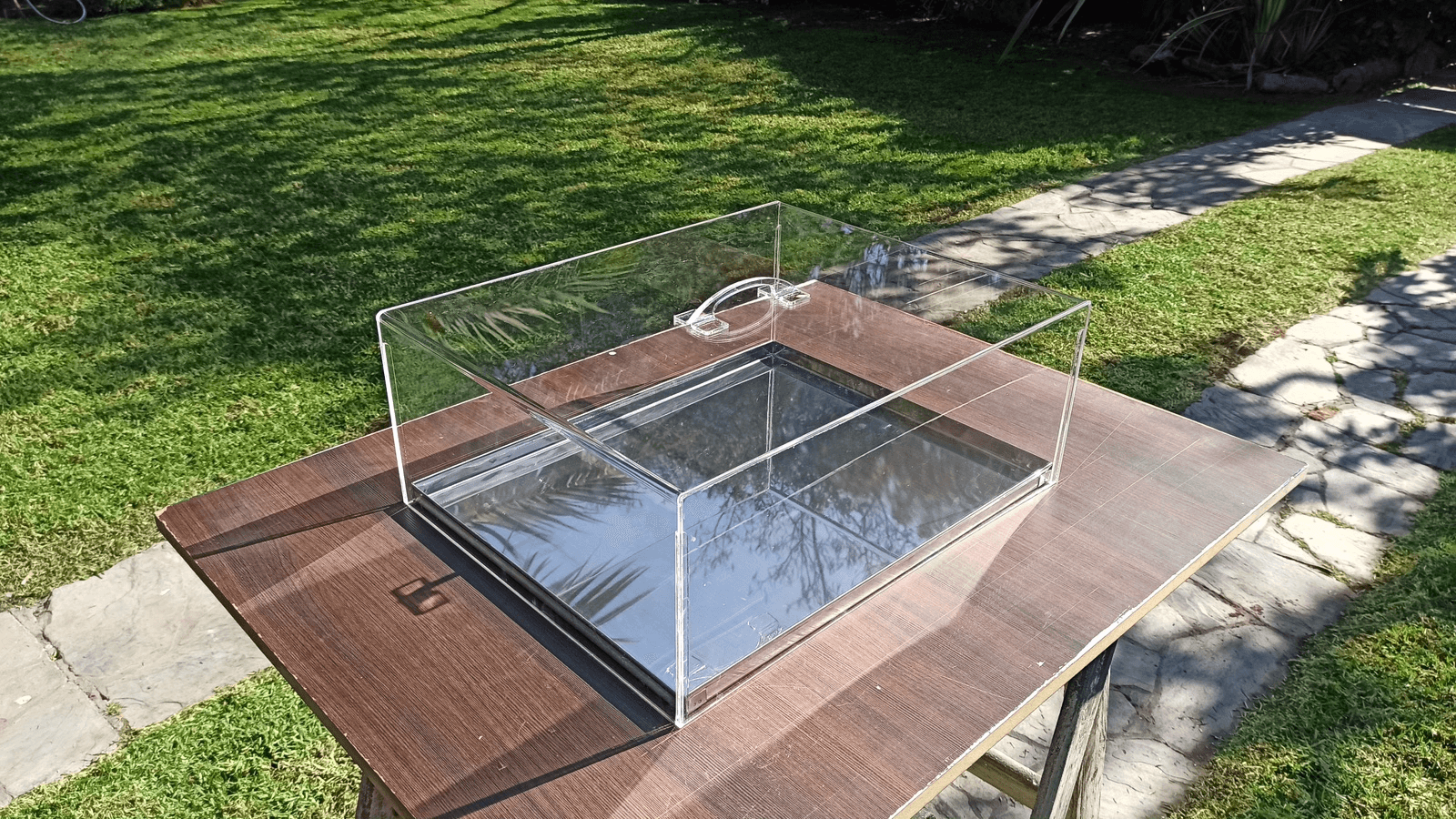 Tapa Cubre Bandejas con Manija